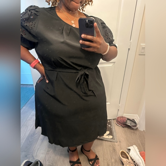 SHEIN Black dress with pattern sleeve - Picture 6 of 8